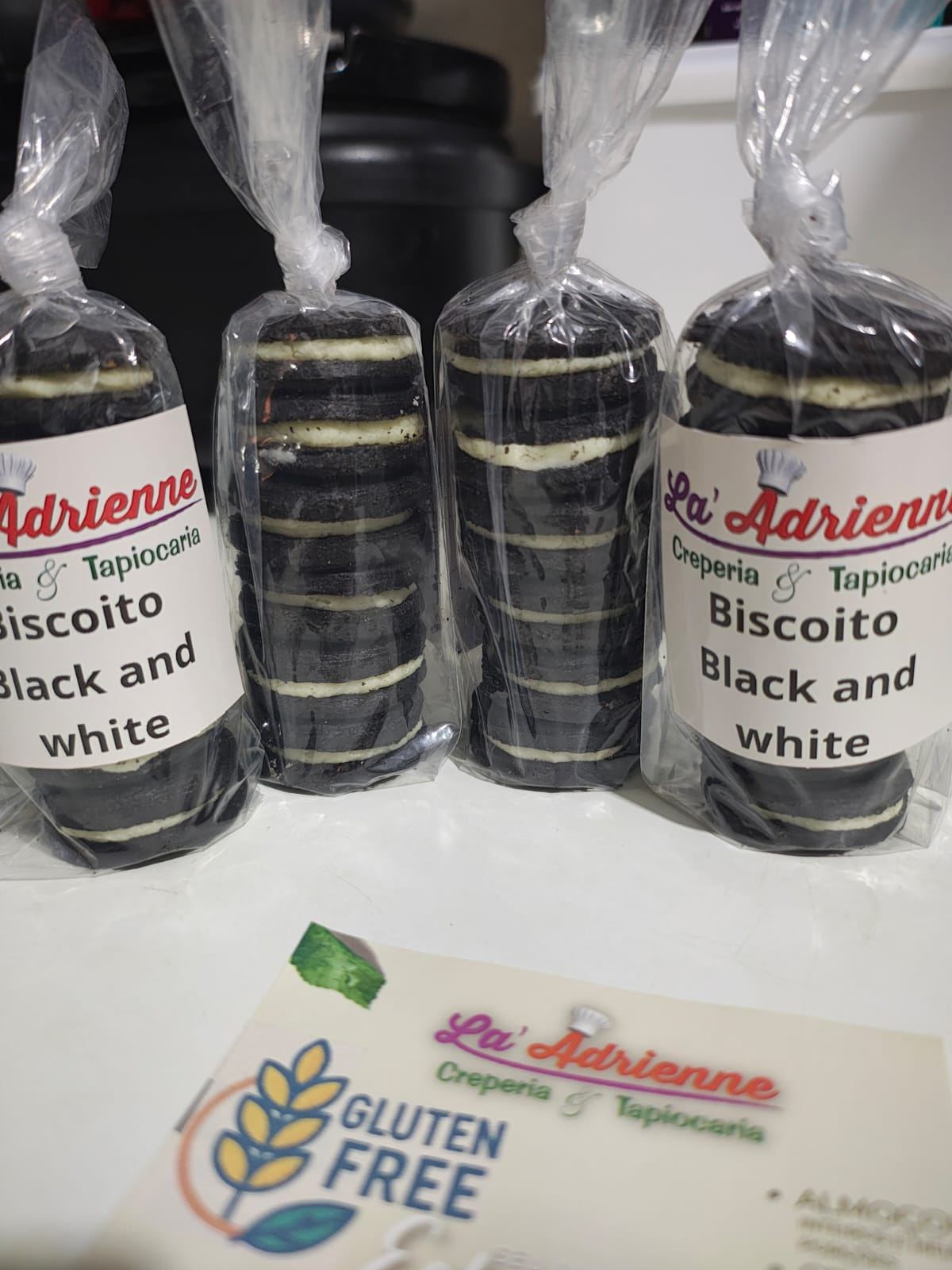 Biscoito black and white